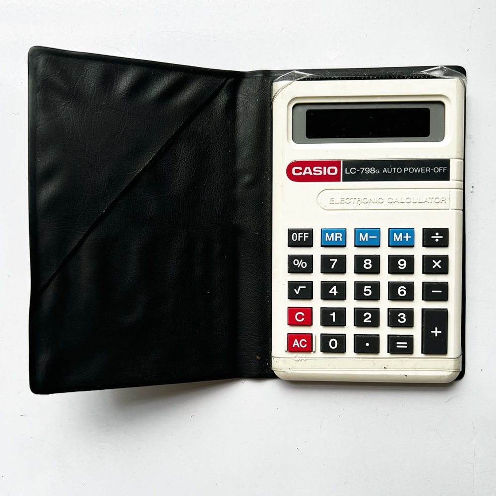 Vintage Casio LC-798G pocket calculator + case